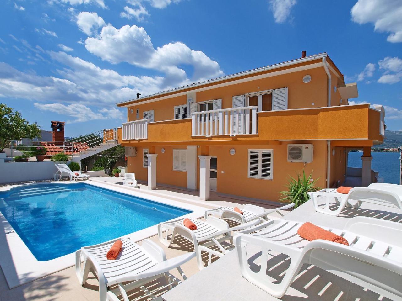 Apartment Mornar-2 By Interhome Trogir Kültér fotó